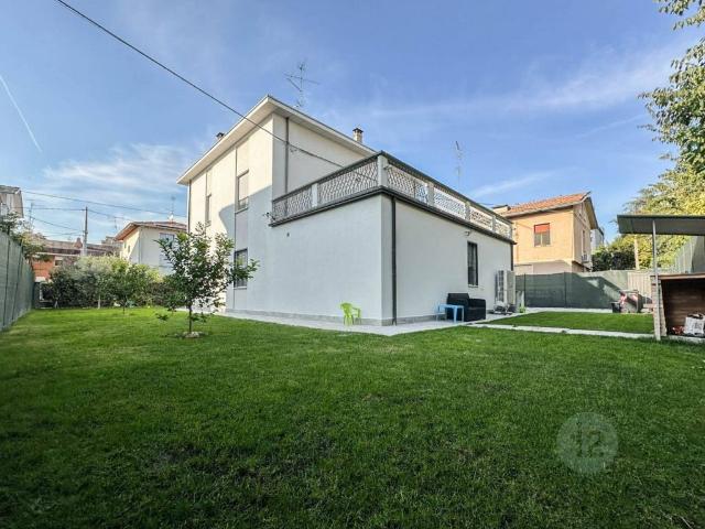 Villa in vendita a Carpi MO