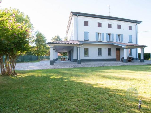 Villa in vendita a Carpi MO