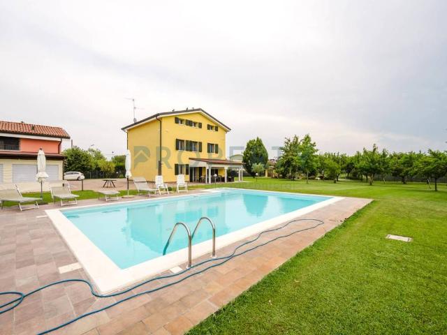 Villa in vendita a Carpi MO