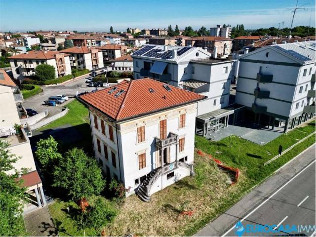 Casa indipendente in vendita a Carpi MO