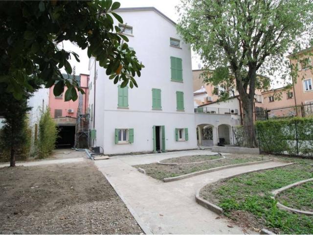 Villa in vendita a Carpi MO