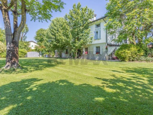 Villa in vendita a Carpi MO