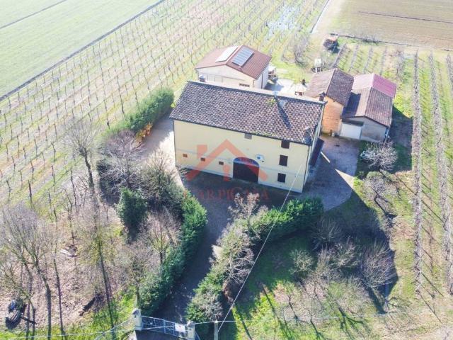 Villa in vendita a Carpi MO