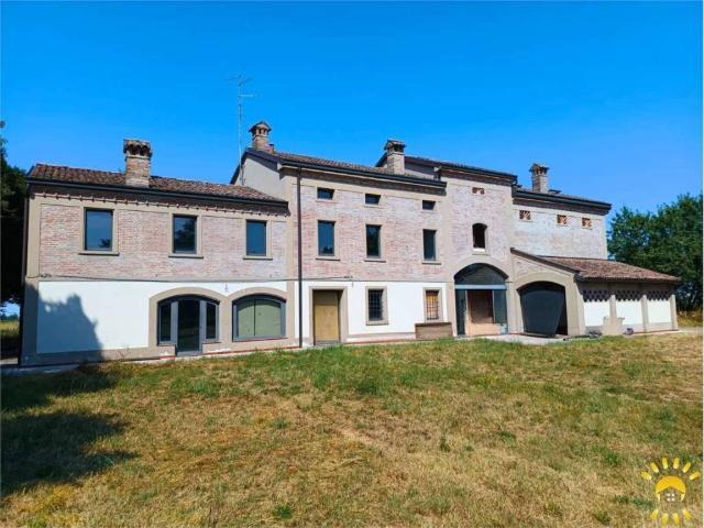 Villa in vendita a Carpi MO
