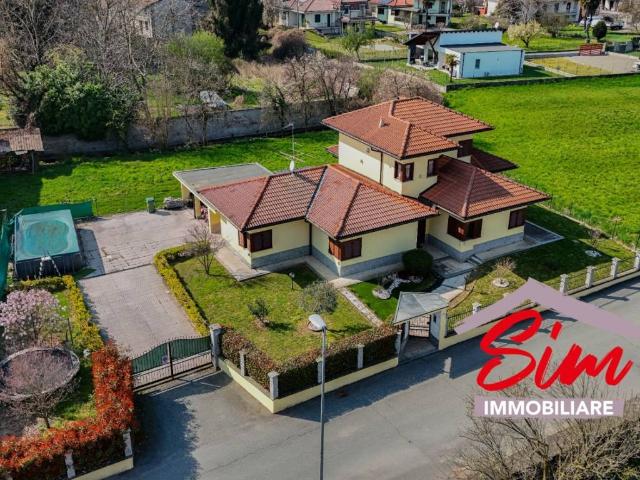Villa in vendita a Carpignano Sesia NO