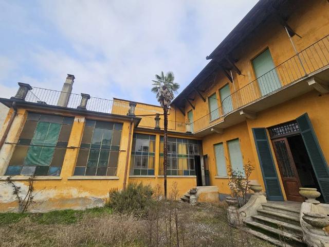 Villa in vendita a Carpignano Sesia NO
