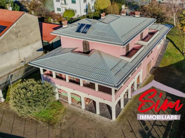 Villa in vendita a Carpignano Sesia NO