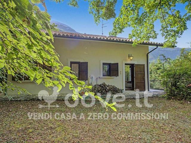 Villa in vendita a Carpineto della Nora PE