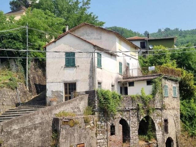 Villa in vendita a Carrodano SP