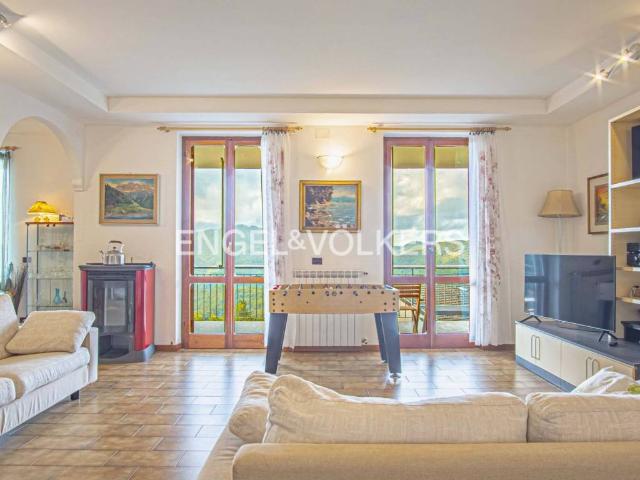 Villa in vendita a Carrodano SP