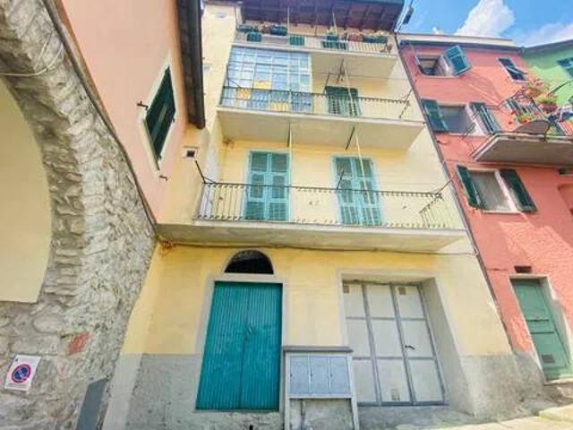 Casa indipendente in vendita a Carrodano SP
