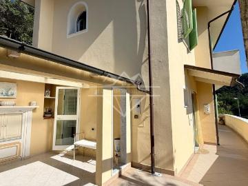 Villa in vendita a Carrara