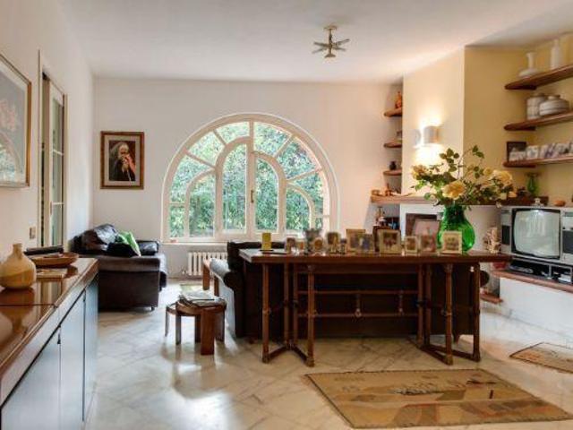 Villa in vendita a Carrara