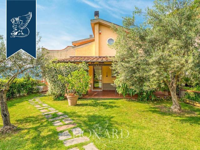 Villa in vendita a Carrara