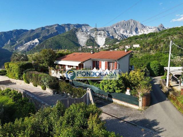 Villa in vendita a Carrara