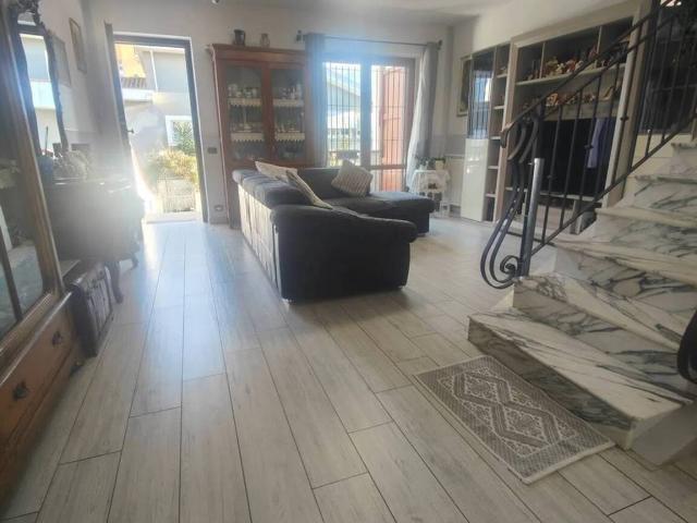 Villa in vendita a Carrara MS