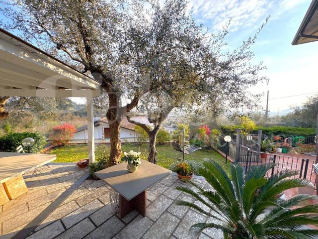 Villa in vendita a Carrara MS