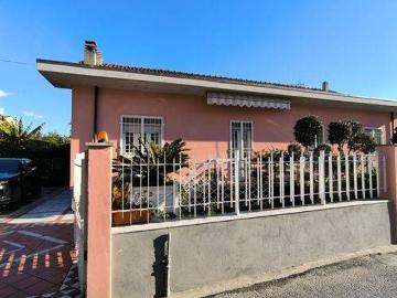 Villa in vendita a Carrara MS