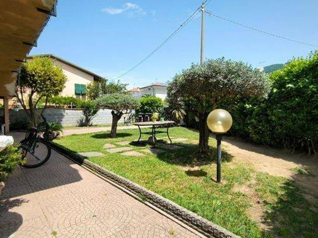 Villa in vendita a Carrara MS