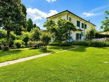 Villa in vendita a Carrara MS