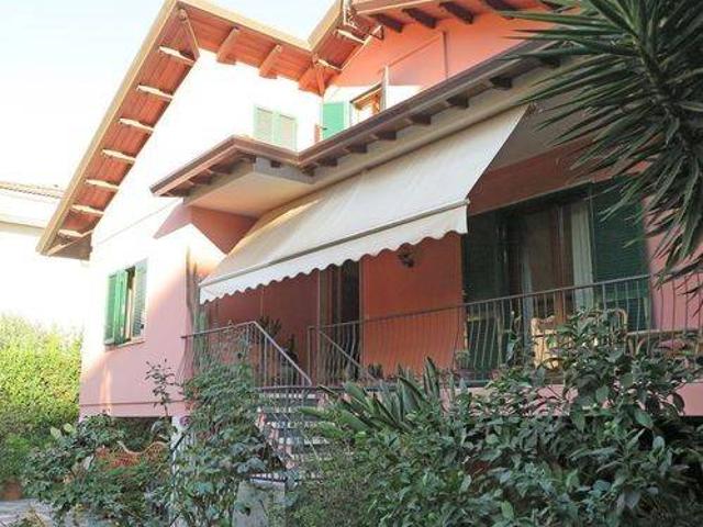 Villa in vendita a Carrara MS