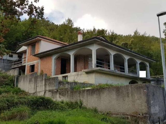 Villa in vendita a Carrara MS