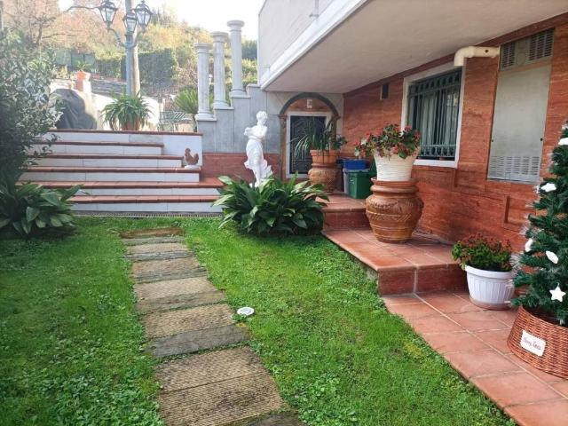 Villa in vendita a Carrara MS