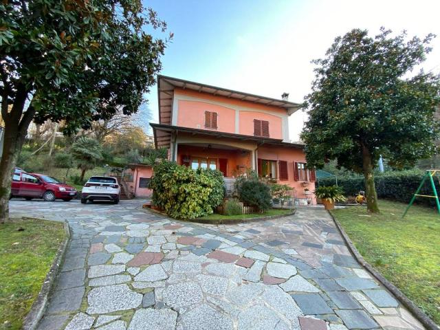 Villa in vendita a Carrara MS