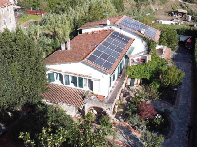 Villa in vendita a Carrara MS