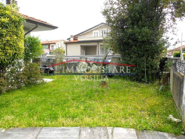 Villa in vendita a Carrara MS