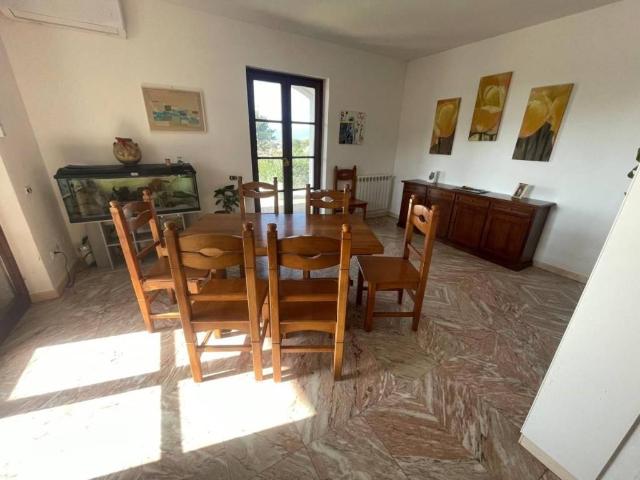 Villa in vendita a Carrara MS