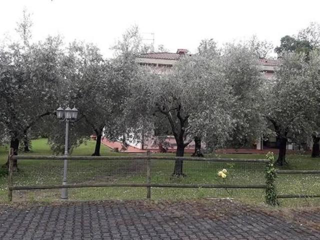Villa in vendita a Carrara MS