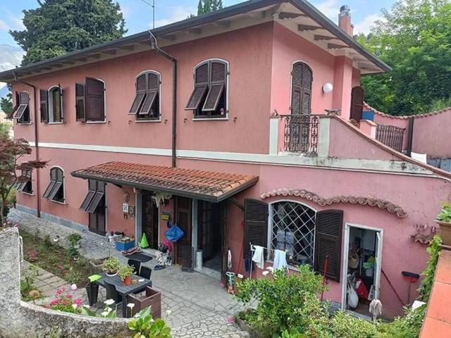 Villa in vendita a Carrara MS