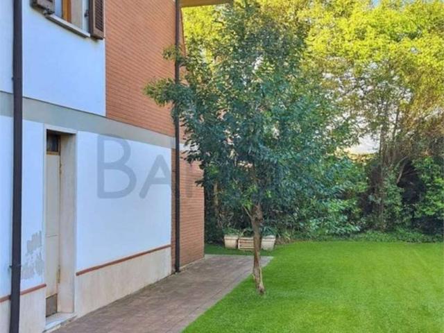Villa in vendita a Carrara MS