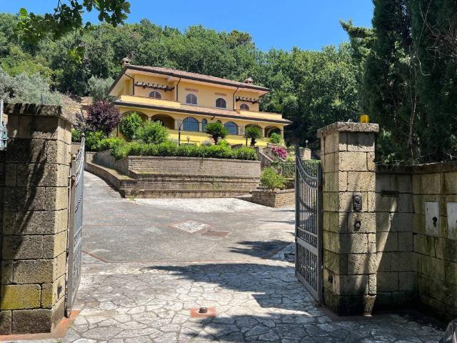 Villa in vendita a Carrara MS