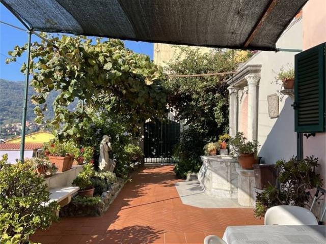 Villa in vendita a Carrara MS