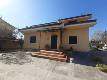 Villa in vendita a Carrara MS