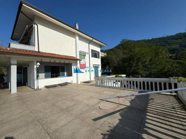 Villa in vendita a Carrara MS