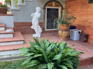 Villa in vendita a Carrara MS
