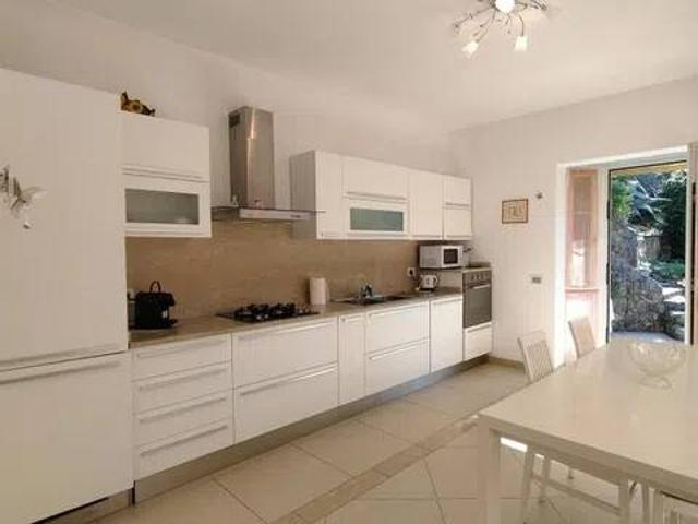 Villa in vendita a Carrara MS