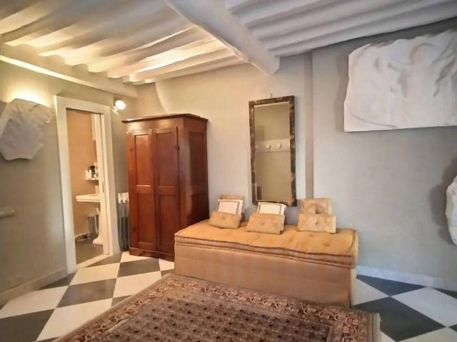 Villa in vendita a Carrara MS