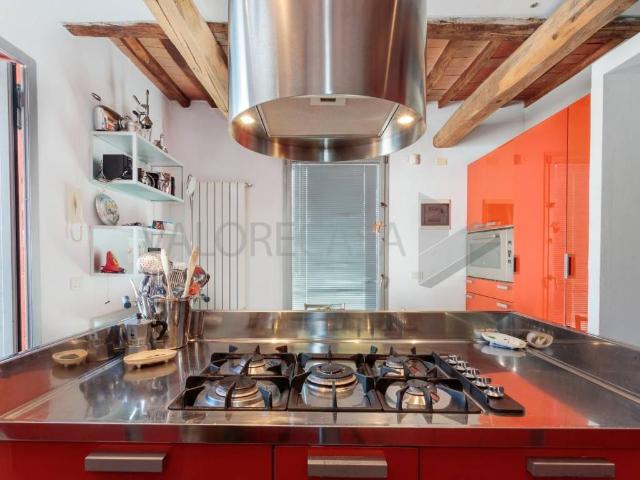 Villa in vendita a Carrara MS