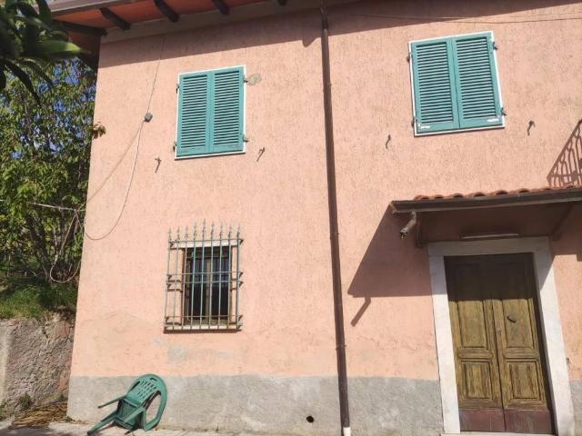Villa in vendita a Carrara MS