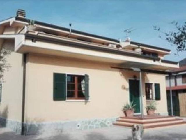 Villa in vendita a Carrara MS