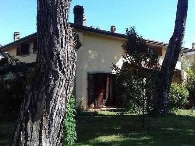 Villa in vendita a Carrara MS