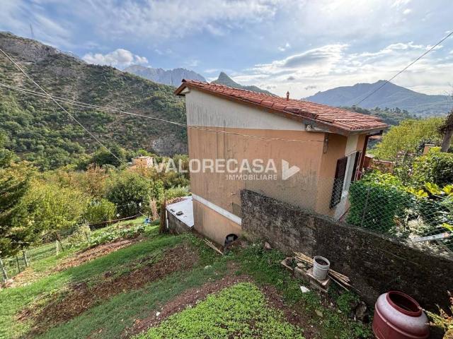 Villa in vendita a Carrara MS