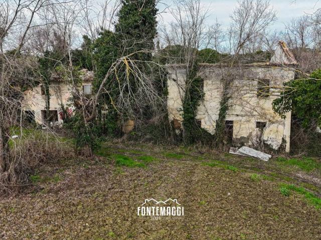 Villa in vendita a Cartoceto PU