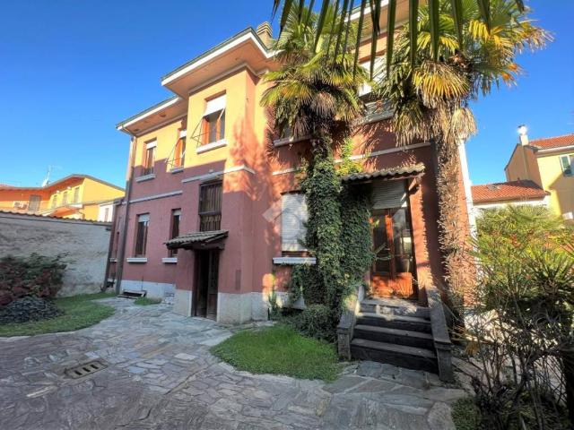 Villa in vendita a Carugate MI