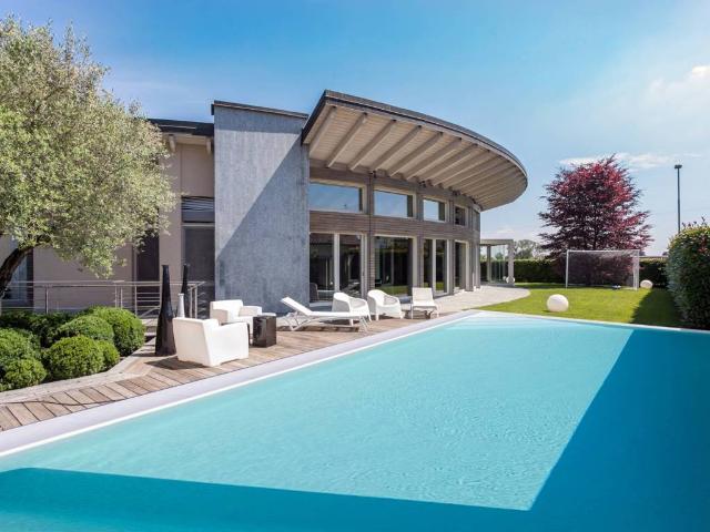 Villa in vendita a Carugate MI