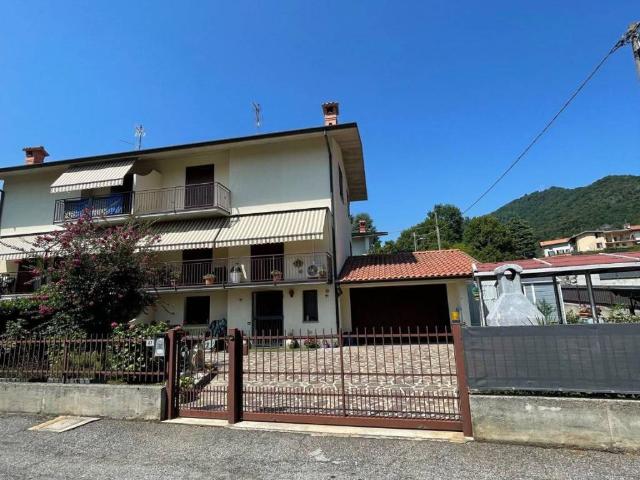 Villa in vendita a Carvico BG